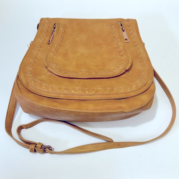 URBAN Expressions Large Tan Use Crossbody Bag - Picture 1 of 15